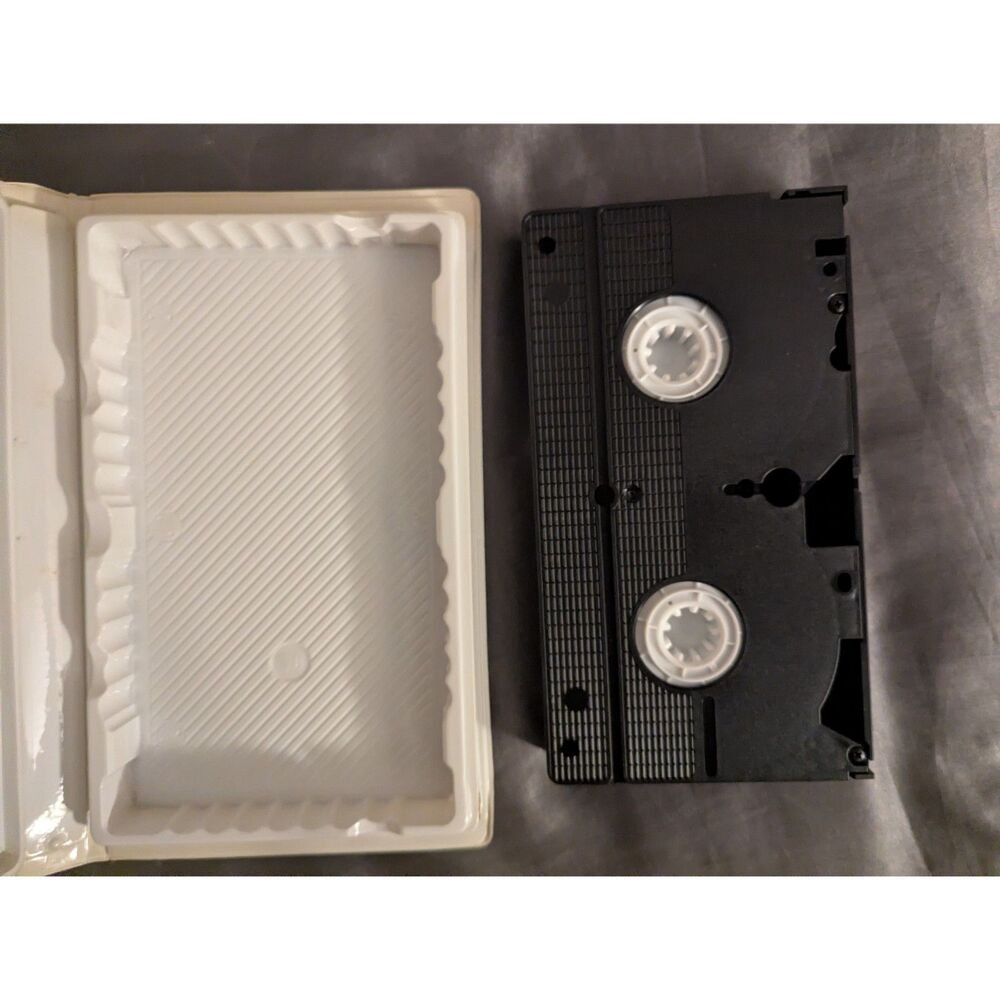 Stuart Little VHS (1999) - Picture 5 of 5